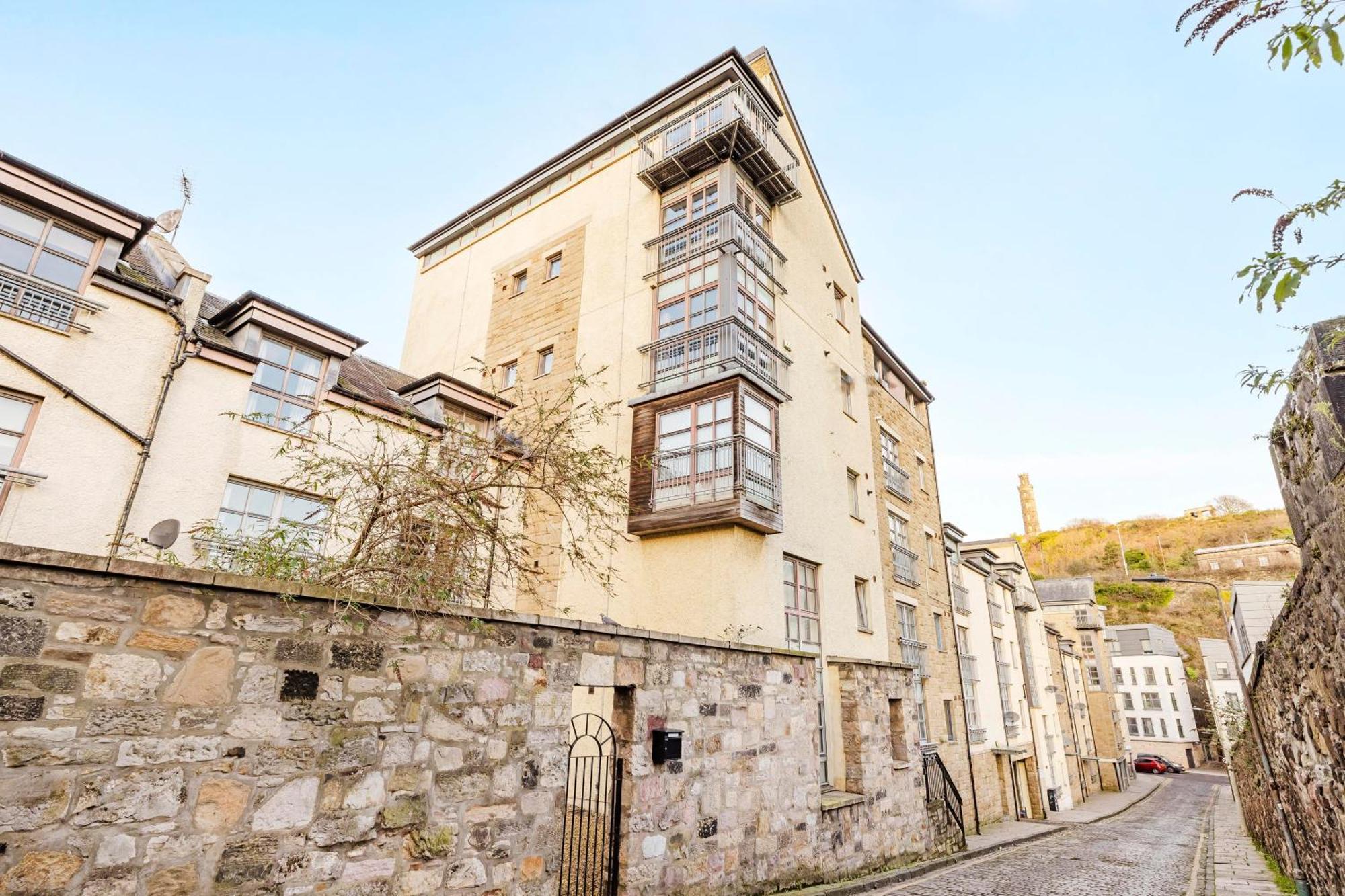 Joivy Stylish Apartment With Balcony In Old Town エディンバラ エクステリア 写真