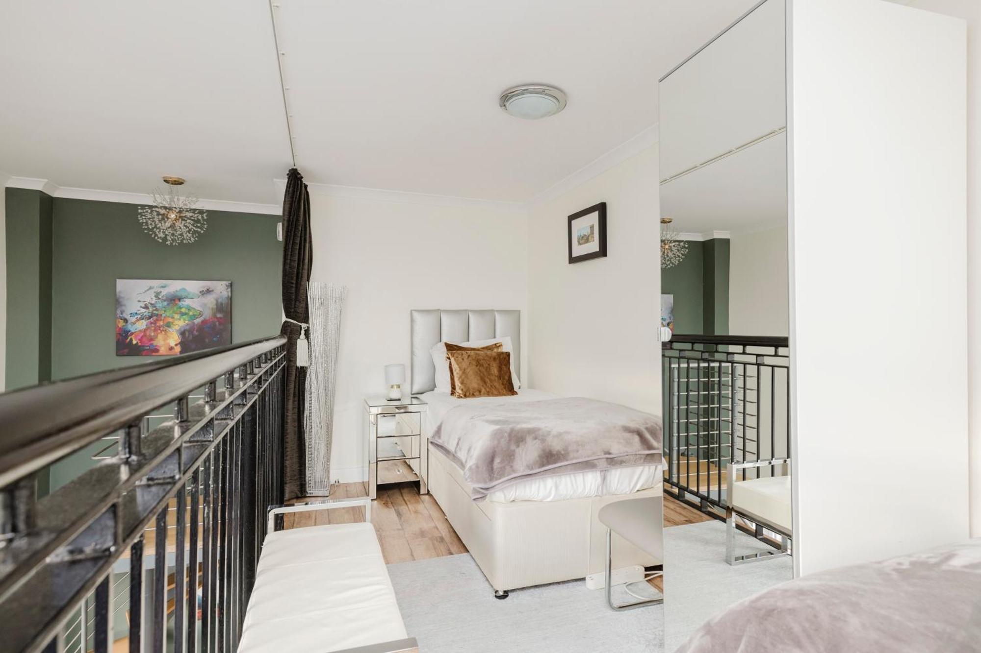 Joivy Stylish Apartment With Balcony In Old Town エディンバラ エクステリア 写真