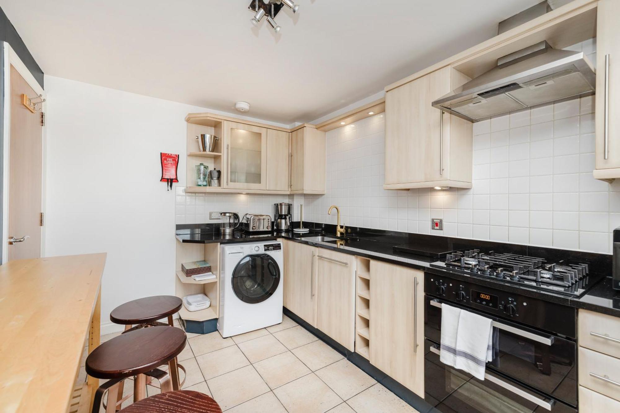 Joivy Stylish Apartment With Balcony In Old Town エディンバラ エクステリア 写真