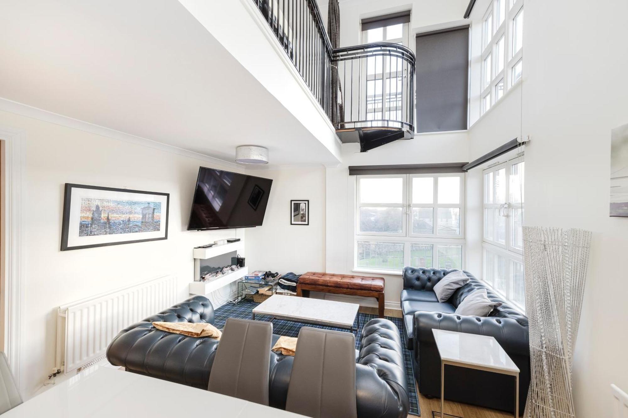 Joivy Stylish Apartment With Balcony In Old Town エディンバラ エクステリア 写真