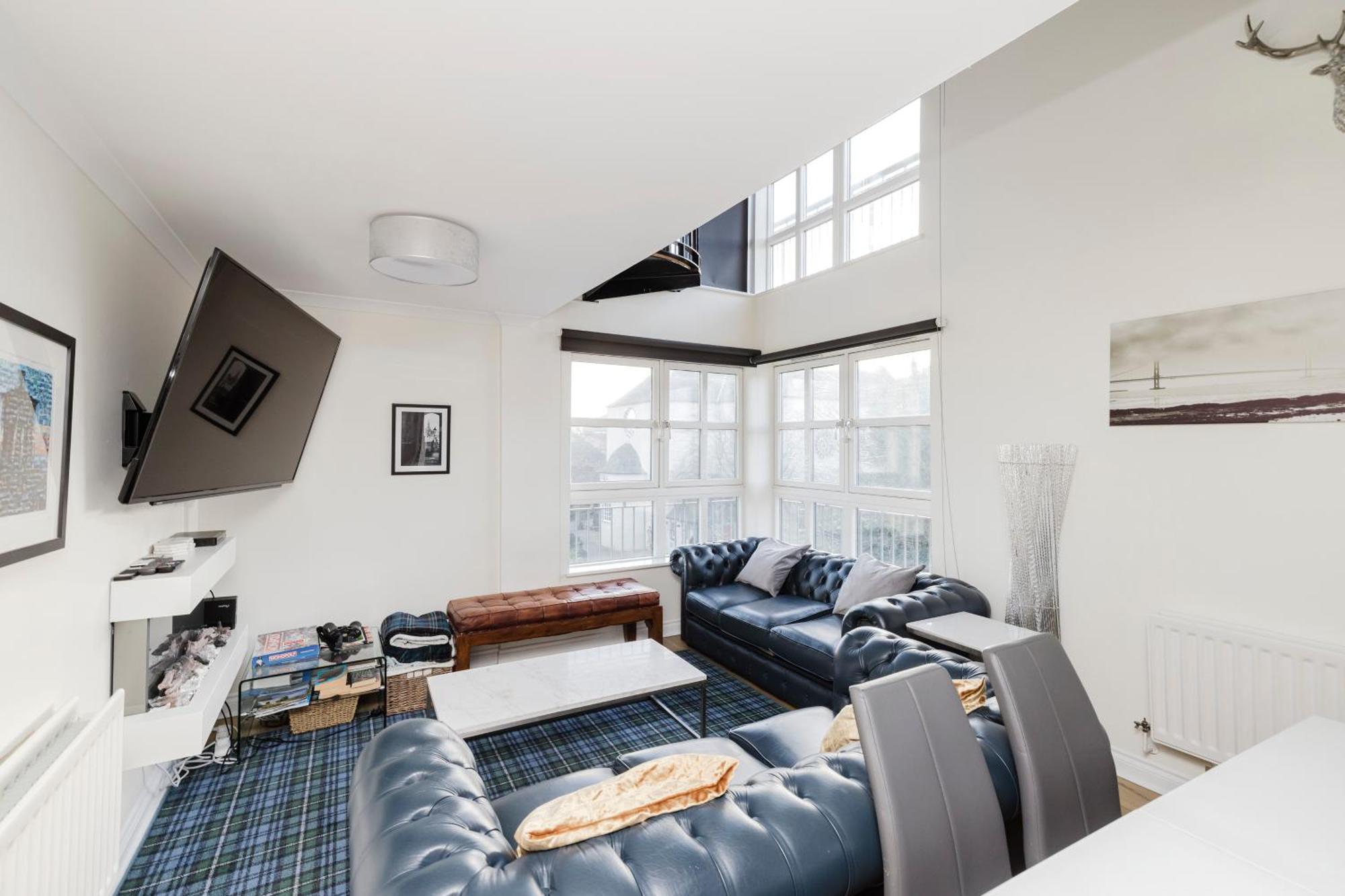 Joivy Stylish Apartment With Balcony In Old Town エディンバラ エクステリア 写真