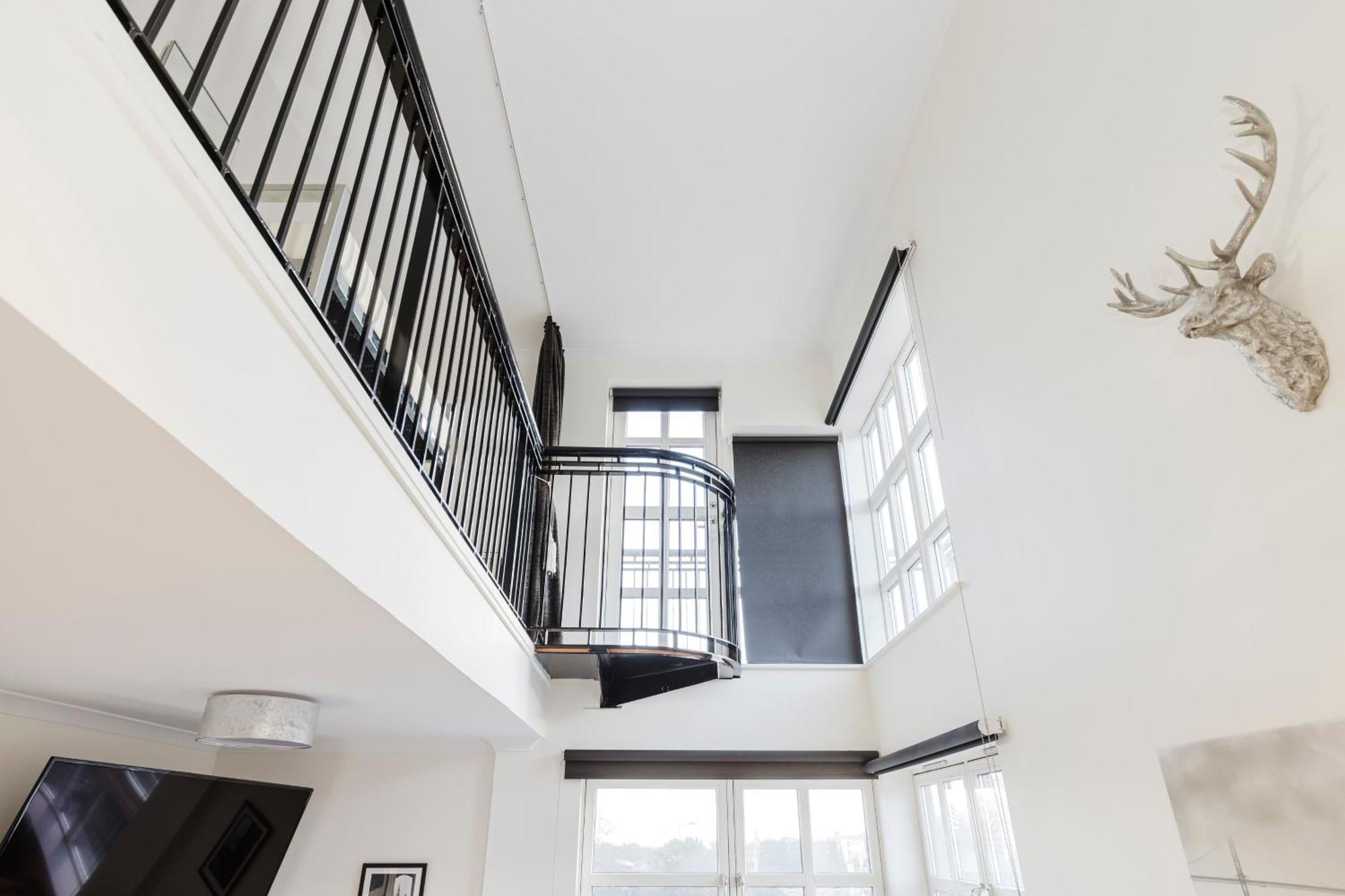 Joivy Stylish Apartment With Balcony In Old Town エディンバラ エクステリア 写真